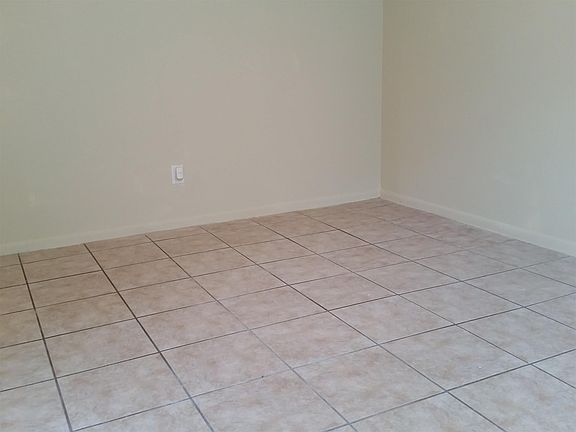 2nd image of 4821 Serafica Dr
