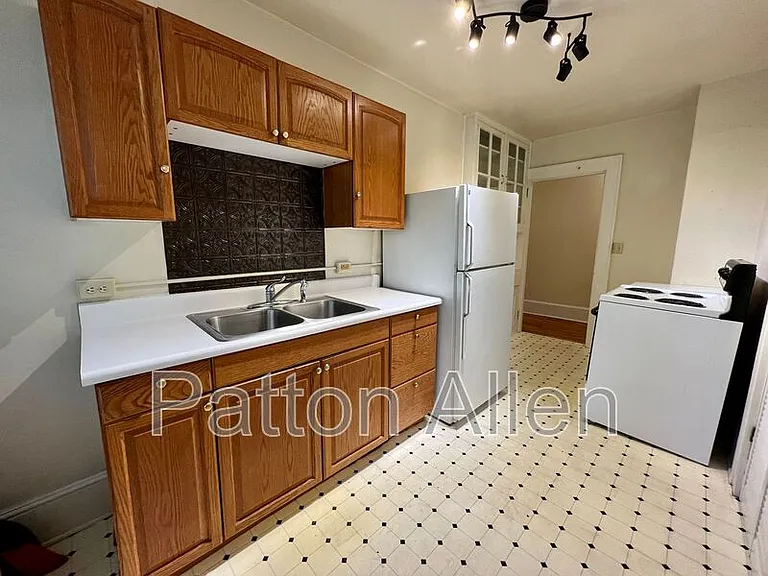 19 Saluda St #4 — Photo 7