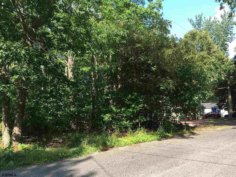 1st image of 17 Vella La Vella Ln