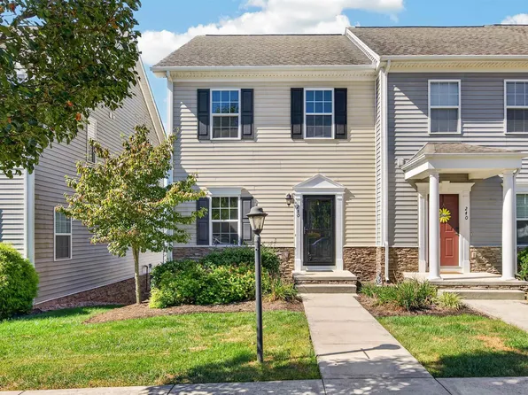 230 Phoenix Blvd NW, Christiansburg, VA 24073