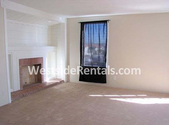 2nd image of 117 E 15th St APT A