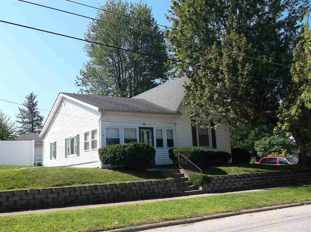 279 W Spring St photo 1