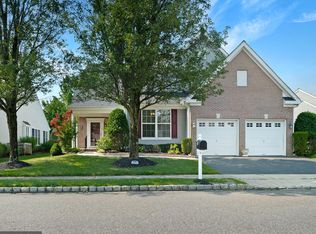 18 Goldenrod Ln, Marlton, NJ 08053