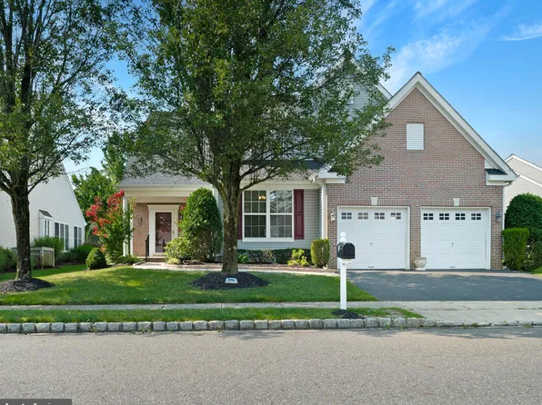 18 Goldenrod Ln, Marlton, NJ 08053