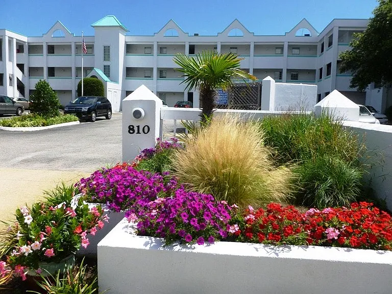 Entrance to 810 On The Bay