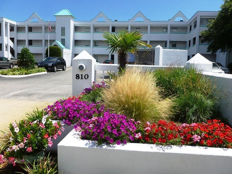 Entrance to 810 On The Bay