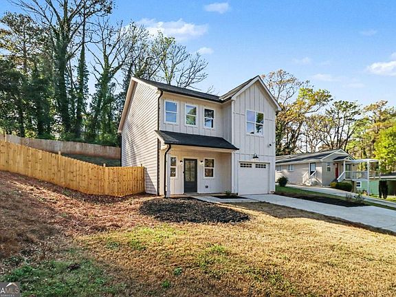 4th image of 2127 Nichols Ln