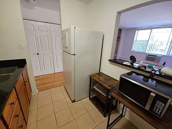 4th image of 2250 N Lincoln Ave APT 208