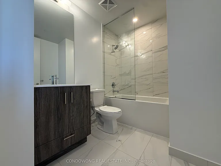 180 Front St E #2315 — Photo 6