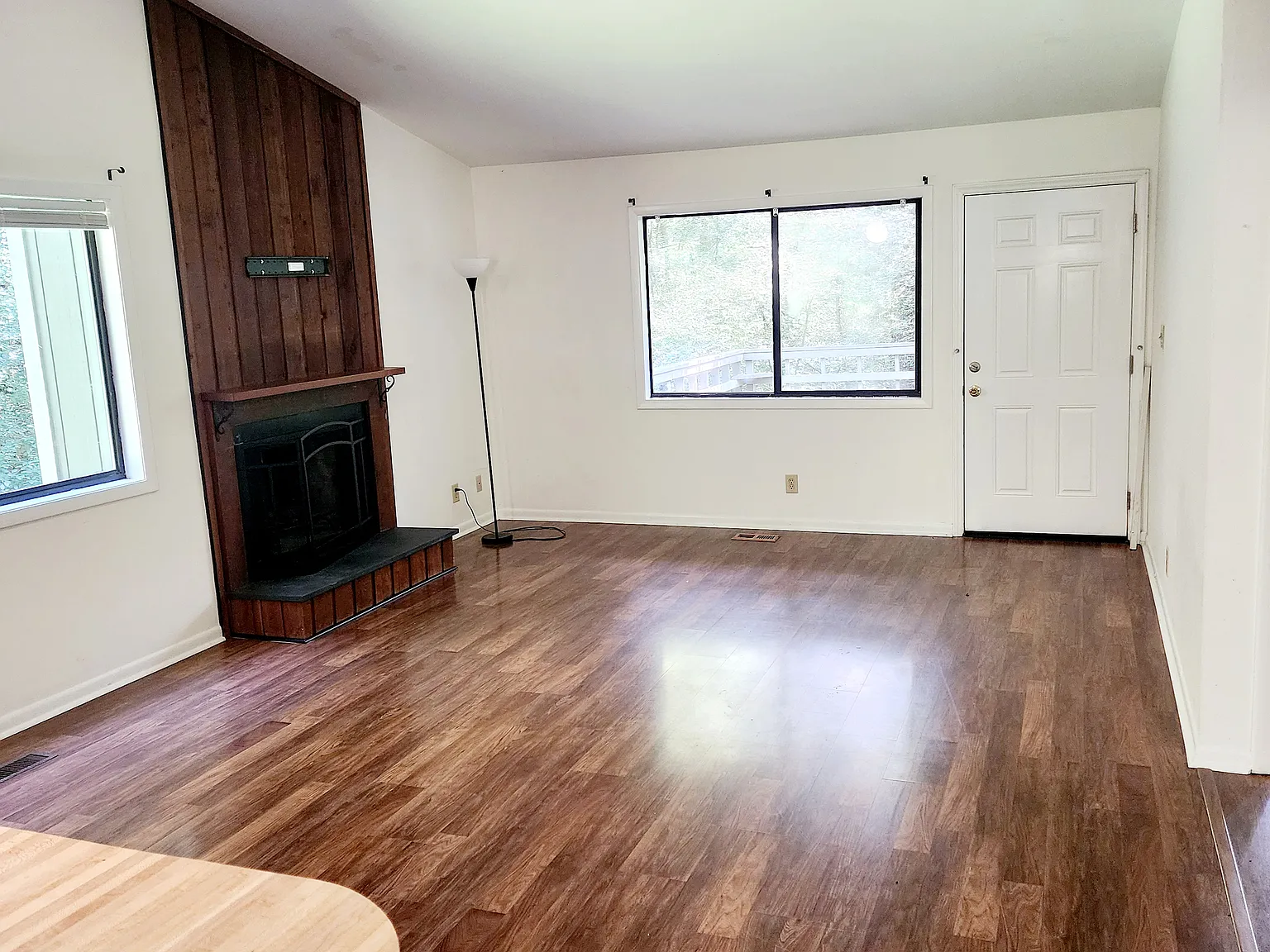 2 bed, 895 sqft, $1,295 — Photo 2