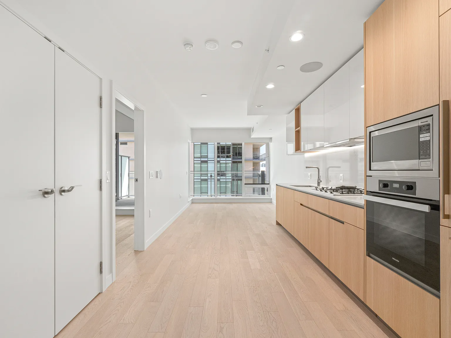 1 bed, 600 sqft, $2,600 — Photo 2