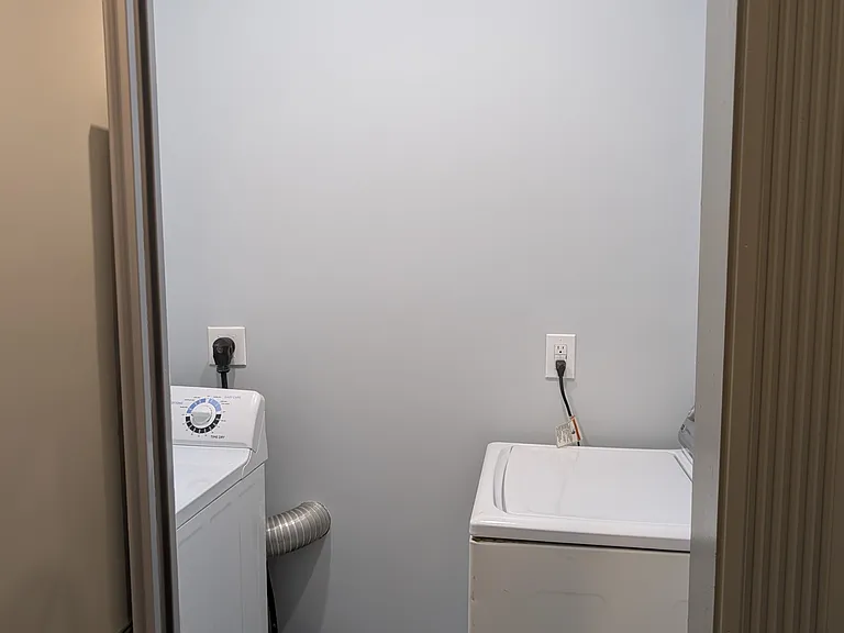 5334 Dresden Way — Photo 9
