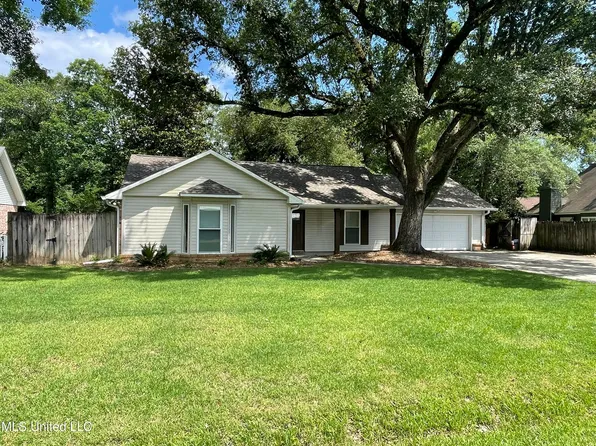 632 Analii St, Diamondhead, MS 39525