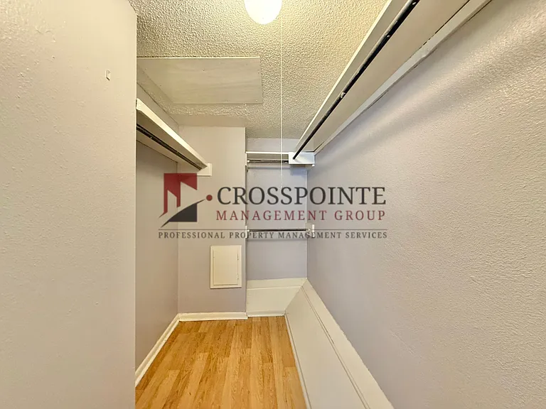 117 W Phillips St — Photo 8