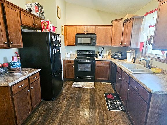 5th image of 3401 Amy St