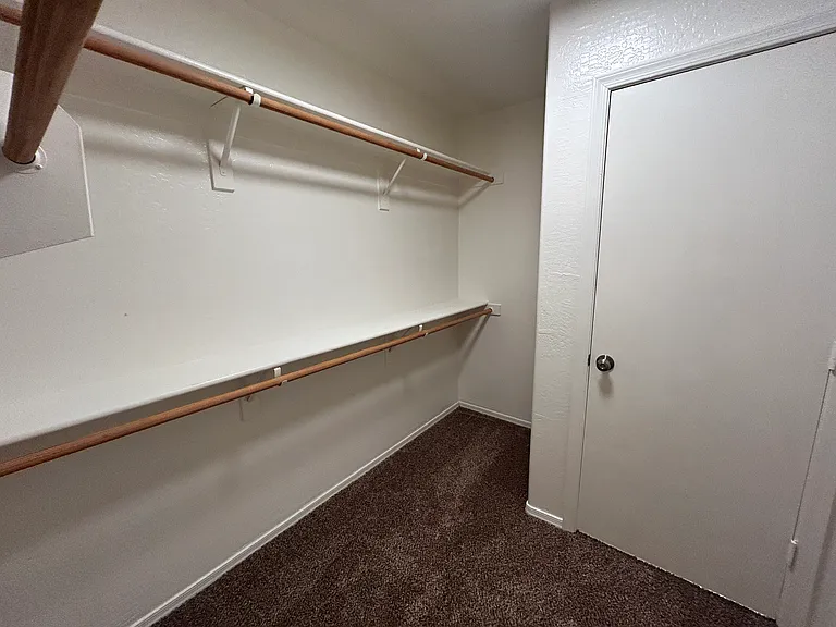 7028 S 46th Dr — Photo 29
