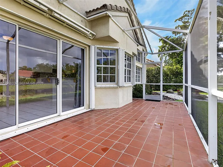 1520 Seabay Rd — Photo 32
