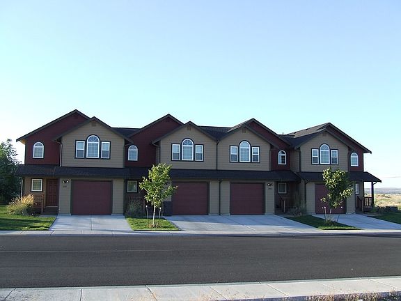 2nd image of 1225 2nd Ave NE