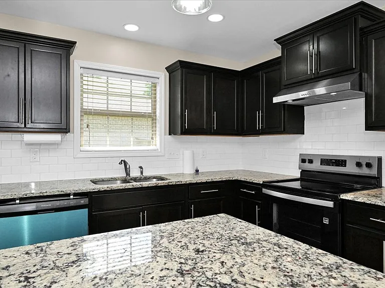 1104 Brownstone Way — Photo 8