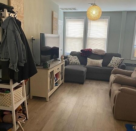 4th image of 37 Edison St