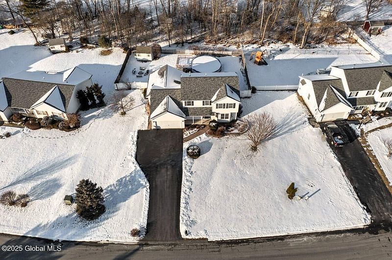 2nd image of 15 Mallard Drive