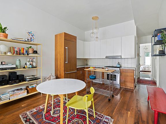 2nd image of 464 Putnam Ave APT 2