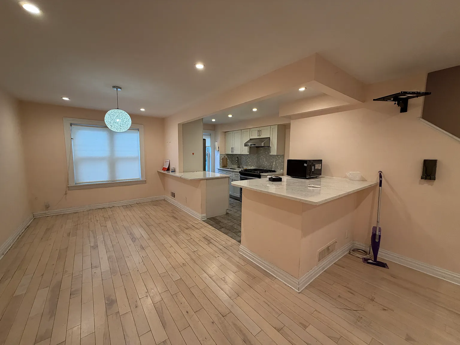 3 bed, 1152 sqft, $3,500 — Photo 4