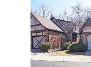 1412 Somerset Close St, East Lansing, MI 48823