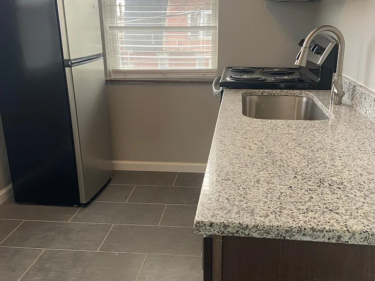 330 Helen St #4 — Photo 3