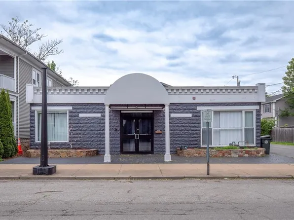 413 High St, Bristol, RI 02809