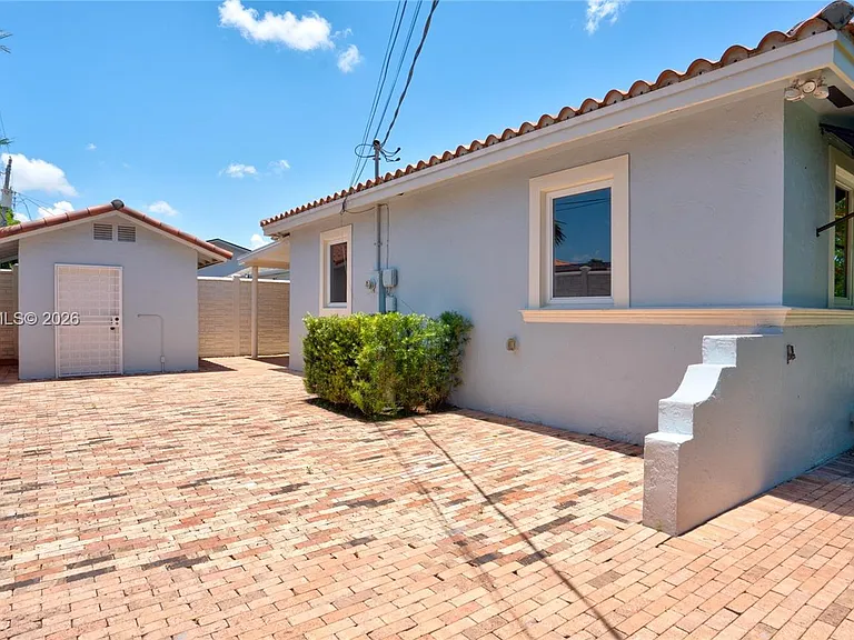 500 SW 51st Ct — Photo 5