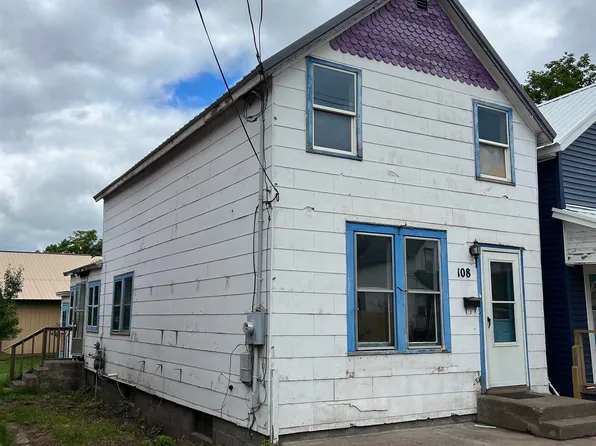 108 S 4th St, Lanse, MI 49946