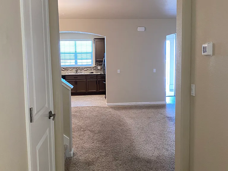 639 Livingston Ave — Photo 14