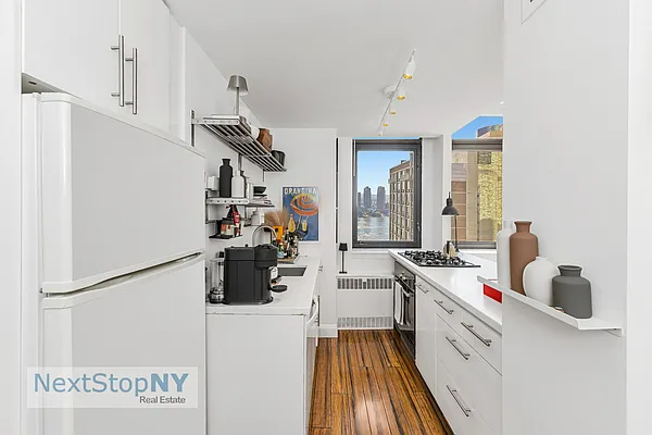 Kitchen, photo 1