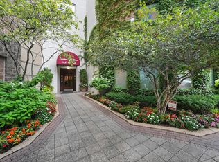 40 E 9th St APT 1201, Chicago, IL 60605