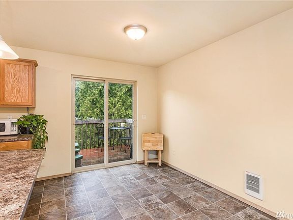 5th image of 2662 Connecticut Pl S