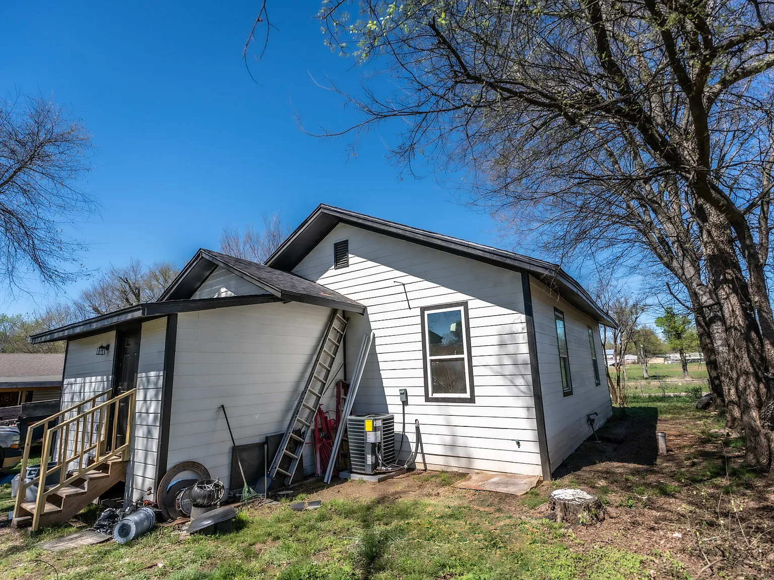 3 bed, 1200 sqft, $1,600 — Photo 4