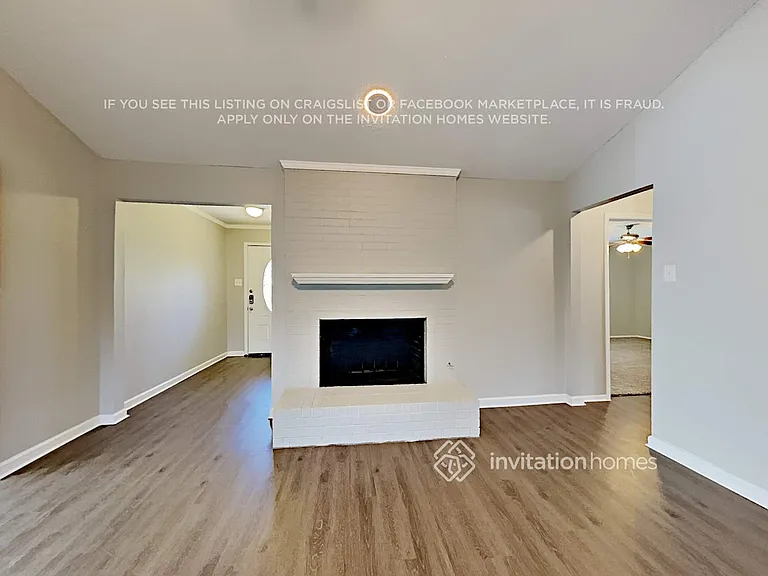738 Brighton Ln — Photo 3