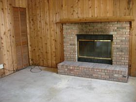 2nd image of 1421 Wildrose Ln