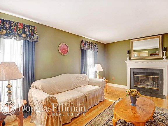 5th image of 24 Foreston Cir
