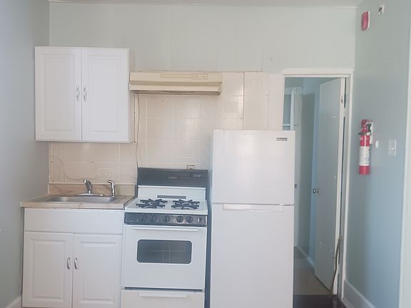 2nd image of 1247 W Westmoreland St Floor 2