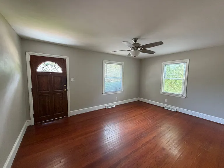 202 Motley Ave — Photo 4