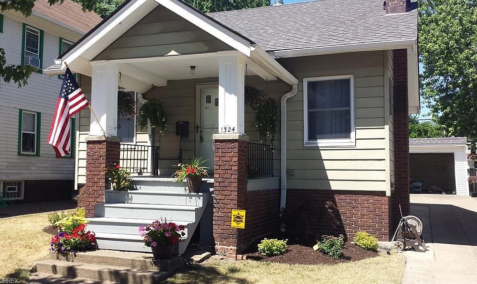 1st image of 1324 Fry Ave