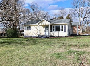 116 E Gilbreath St, Graham, NC 27253