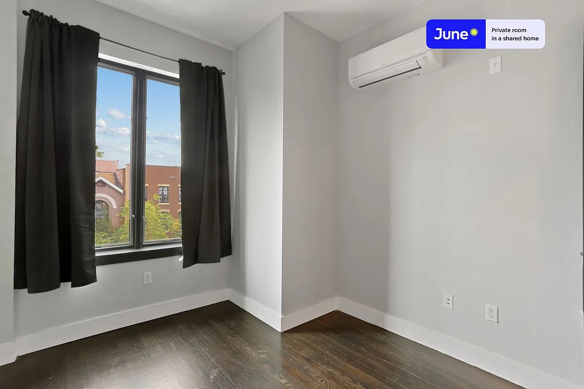 Full bedroom in 4 bed/2 bath home in Bedford-Stuyvesant #733 A — Photo 3