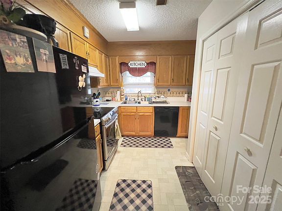 4th image of 1217 Camelot Ct NE