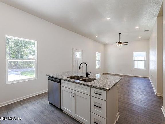 4th image of 8119 Siskin Ave #8119