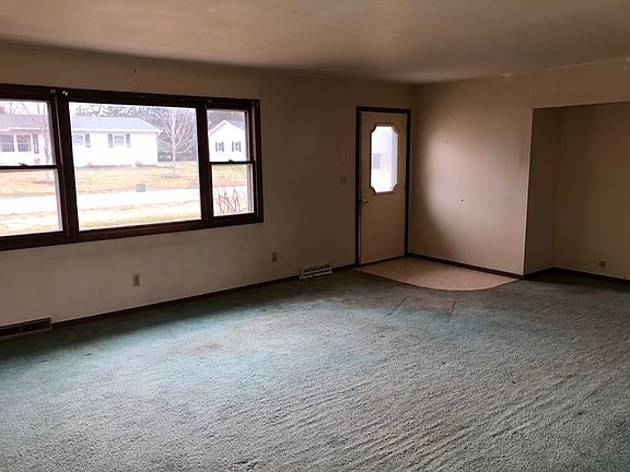 2nd image of 315 W Eisenhower St