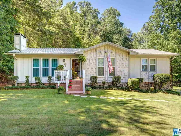 5751 Oakhill Dr, Pinson, AL 35126