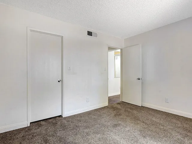 Paradise Square | Apartments For Rent in Las Vegas